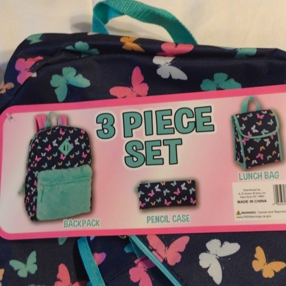 NWT trailmaker butterfly 3 in 1 backpack and lunch bag - Picture 7 of 7